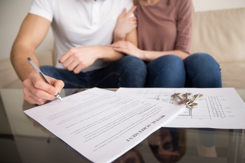 Leasing Strong Leases Protect Your<br />
Omaha Rental Property