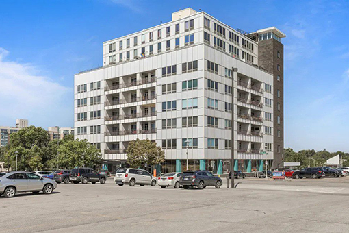 Twin towers condo association